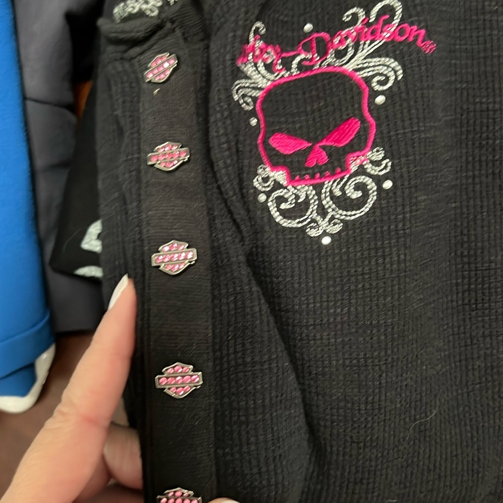 Women’s XL Harley Davidson thermal shirt with embroidery & rhinestones